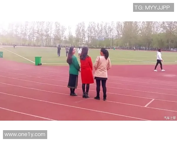 足球场上的谐音梗趣事分享让你笑声不断的幽默时刻